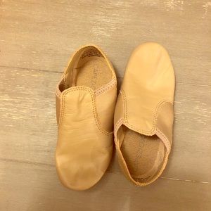 Capezio girls jazz/dance shoes